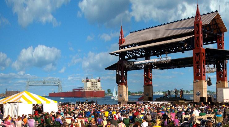 Image of crowd at Bayfront Park music stage
